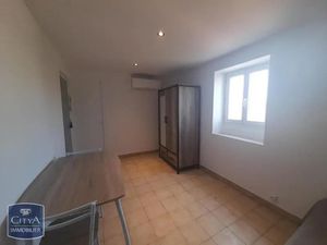 Appartement à louer 1 pièce 14.12 m² - Nîmes (30) - 353€