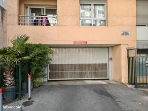 Place de parking couverte Nice : haut Riquier  bas Saint Roch