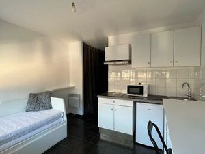 Location appartement 1 pièce 17 m² à Aix-en-Provence (13080)