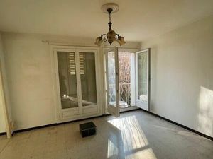Location appartement 5 pièces 75 m² à Aix-en-Provence (13080)