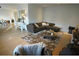 Bijzonder  smaakvol appartement met 50 m2 terras!