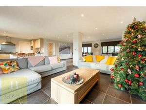 Unieke locatie  3 slaapkamers  groot terras  heel ruime woonkamer