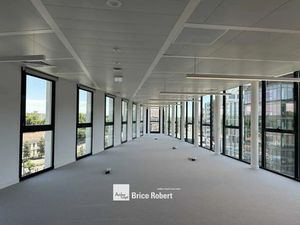 A louer - LE TRIANGLE PART DIEU R+6 - Bureaux rénovés - Lyon 3ème Part-Dieu