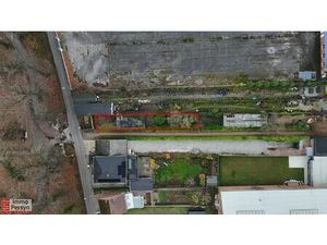 Gunstig gelegen garage met grond en potentieel voor stadstuin in de Rozenstraat