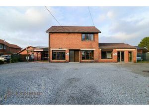 Ruime vrijstaande woning met 4 slaapkamers op 6a66 perceel