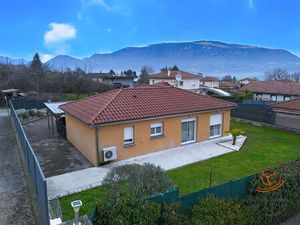 Maison de plein pied T6 avec terrain