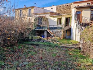 MAISON DE VILLAGE AVEC JARDIN