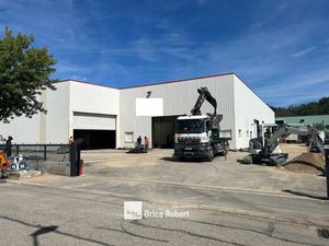 A louer - Cellule d'activités avec espace de stockage - Millery