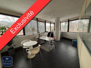 Local professionnel à vendre 159.3 m² - Archamps (74) - 373 000€
