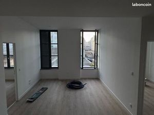 Superbe appartement rénové Rue Blatin hyper-centre triangle d’or