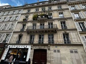 Chambre de bonne - Paris 9 - Rue Blanche