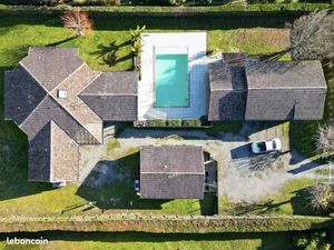 Villa 8 pièces 250 m²