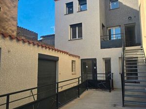 Appartement neuf et moderne + cour