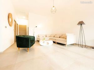 T3 neuf meuble 77m2 + Terrasses de 20m2 + Garage Box et Parking