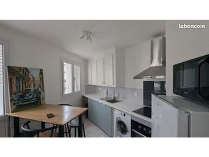 Appartement 1 pièce 33 m² avec balcon vue mer latérale et ascenseur