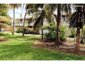 T2 duplex meublé à trois ilets