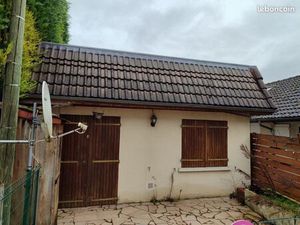 Charmante petite maison individuelle avec terrasse - centre ville Malesherbes