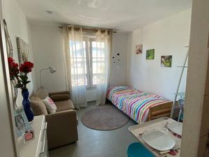 M a g n i f i q u e studio mulhouse pied du tram meuble - equipe - decore