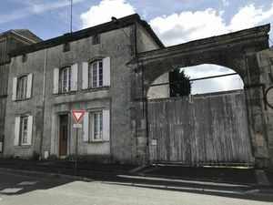 Vente maison 7 pièces 152 m² Barbezieux-Saint-Hilaire (16300)