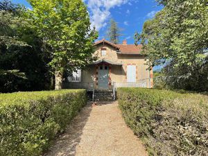 Saint-Chaptes  maison à rénover avec jardin de 1600 m²