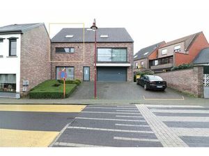 Duplex-appartement met 2 slpk.  terras  autostaanplaats in centrum
