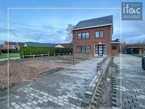 Volledig gerenoveerde woning met tuin  parking  3slpks  badk