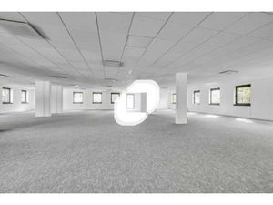 A LOUER  BUREAUX PROCHE RER A