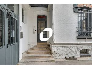 A LOUER  Bâtiment atypique à louer à proximité du métro 4 !