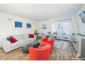 A vendre à DINARD appartement lumineux avec 2 chambres  balcon exposé sud et garage