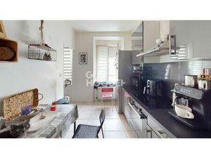 Immeuble SANS TRAVAUX 4 appartements proche tram!