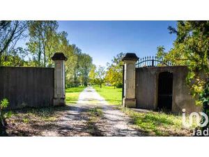 Vente Maison Piscine à Entraigues-sur-la-Sorgue (84320) : à vendre Piscine / 385m² Entraig