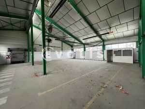 Locaux d'activités - Mornant (69440) - 1 120 m² divisibles dès 390 m² - Vente