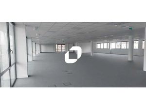 A LOUER  Au pied du RER B