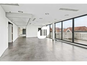 A VENDRE  IDEAL POUR CENTRE MEDICAL OU FORMATION