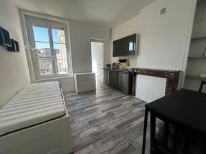 Location appartement 1 pièces 21m2 Reims 51100 - 583 € - Surface Privée
