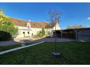 Longère  chambre en rez-de-chaussée  garage et atelier