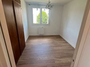 Location appartement 4 pièces 70 m² à Lille (59000)