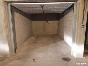 Garage à Louer