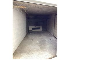Parking/box 1 pièce 18 m²