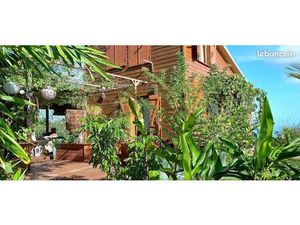 Piton St Leu Petite maison toute en bois pleine de charme