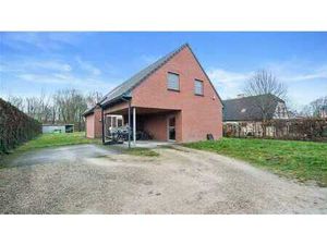 Maison individuelle moderne avec 4 chambres à coucher