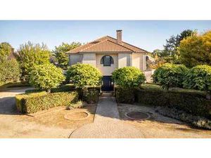 Villa sur grand terrain de 26a69ca à Alsemberg