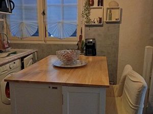 Grand f2/ jardin et place parking privé