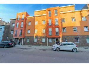 Très bel appartement 1 ch. avec grande terrasse et carport
