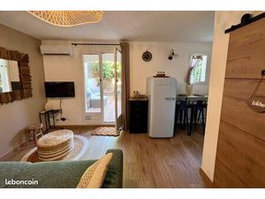 Agréable Studio avec grande terrasse la croix Valmer