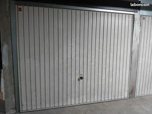 Loue box fermé sécurisé 12m2 Bd Baptistin Cayol 117 +10