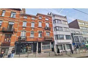 REZ-DE-CHAUSSE COMMERCIAL + JARDIN (idéal Horeca)