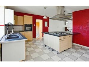 Maison Saint-Germain-Lespinasse m² T-5 à vendre  119 000 €