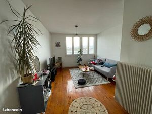 Coquet F2 vue cathédrale 10 min de jaude