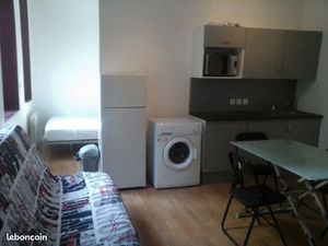 Hyper centre refait et meublé superbe f1 immeuble sécurisé